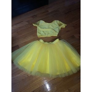 Girls Yellow crop top and tutu skirt